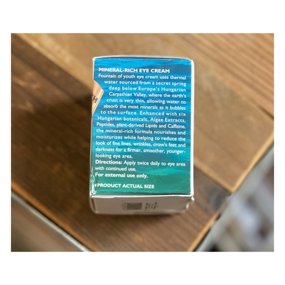 Peter Thomas Roth • Hungarian Thermal Water • Eye Cream - Picture 2 of 7